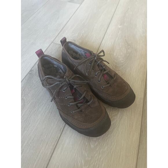 Merrell 'Mimosa' Women's 8 Lace Up Comfort Shoe Brown Suede Casual Sneaker - Picture 3 of 7